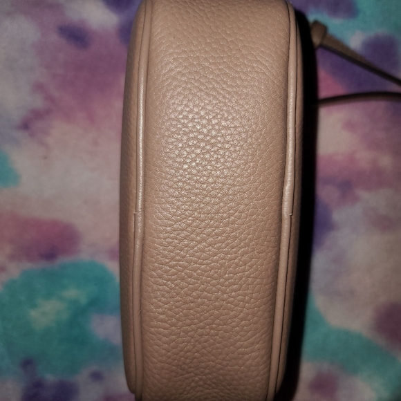 Michael Kors Crossbody - Picture 3 of 14